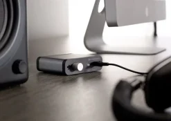 Audioengine Receiver - D1 (schwarz) 9 Audioengine Receiver - D1 (schwarz) -Pioneer DJ Geschäft a12985 636434943967107099 700x700 vcenterhcenter.jpeg