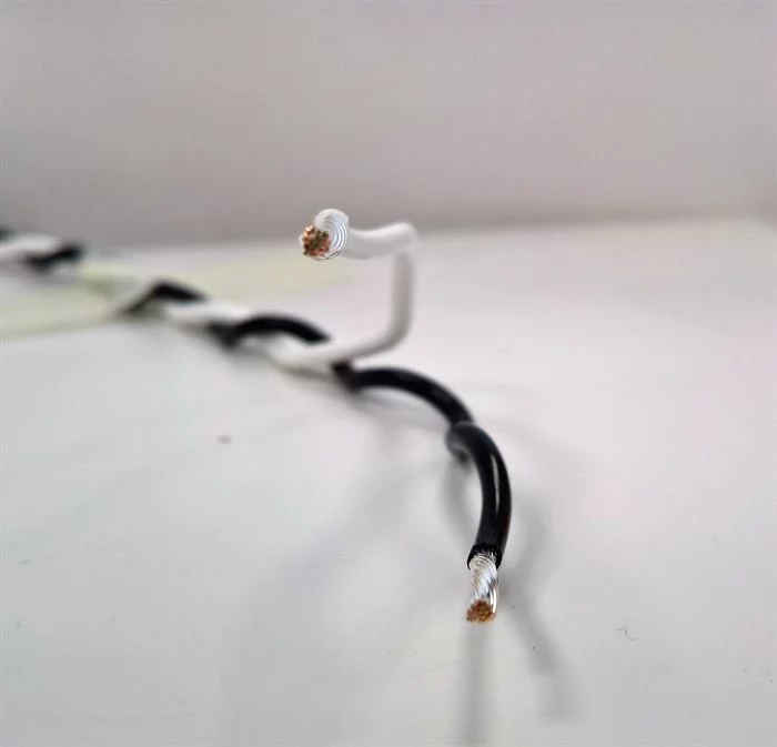 TOTEM Acoustic Tress Single Wire 3.6m Ohne Stecker / Paar (schwarz / Weiss) 4 TOTEM Acoustic Tress Single Wire 3.6m Ohne Stecker / Paar (schwarz / Weiss) – Bild 2